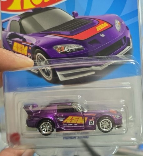 Hot wheels tour - hot,
